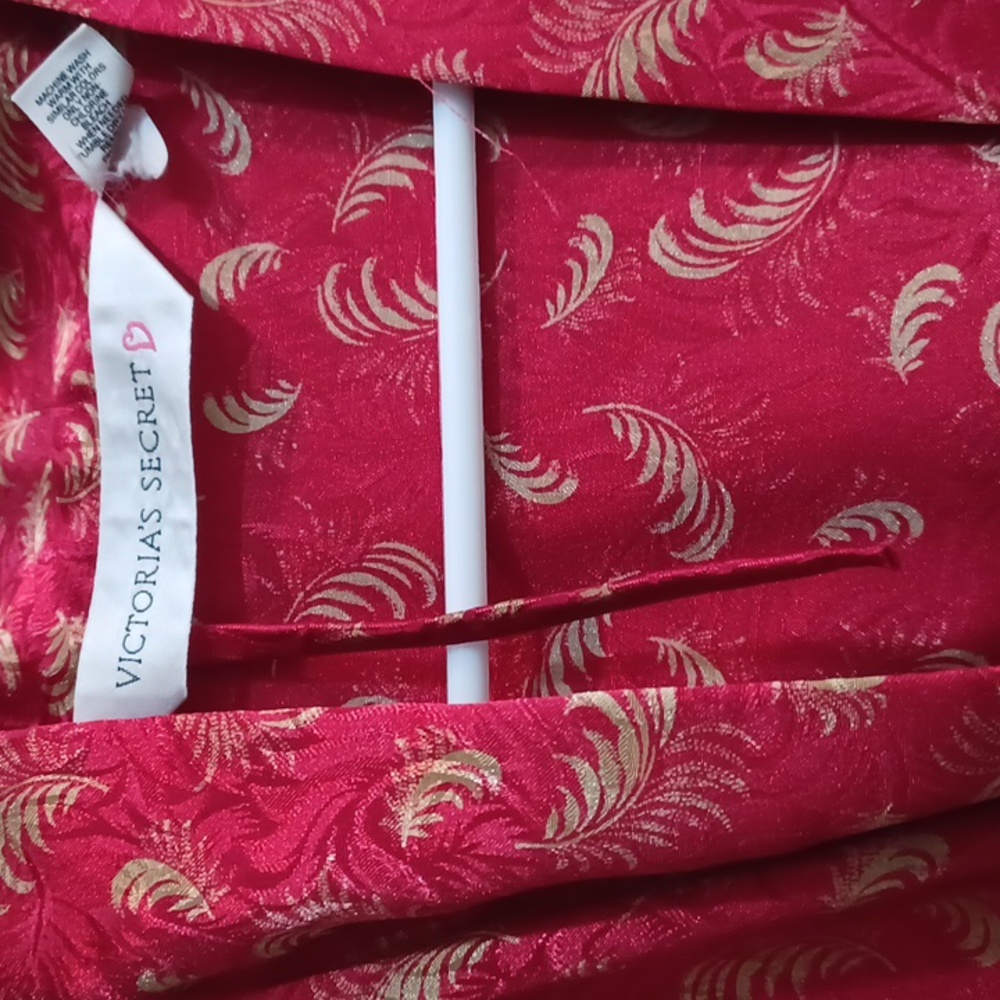 VICTORIA’S SECRET Robe - Picture 2 of 8
